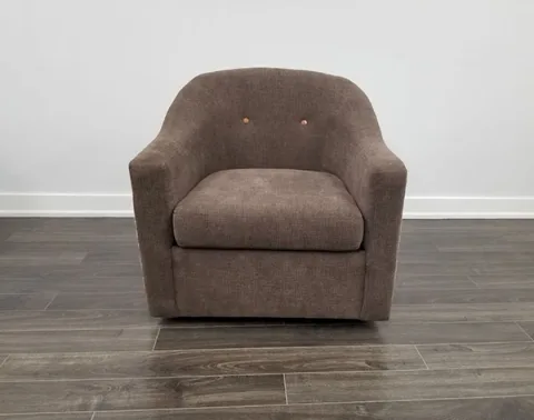 Room Chair-9 — Room chair in leather, with tufted detailing