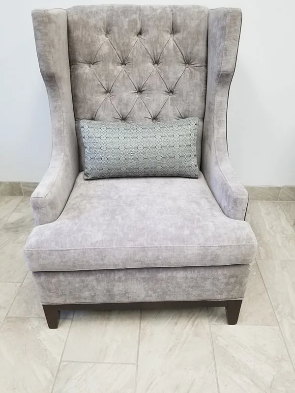 Room Chair-12 — Room chair in leather, with tufted detailing